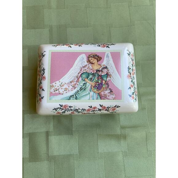 DaySpring Ceramic Angel Trinket box with Lid and Scripture Verse Cards T9675 - Picture 2 of 12